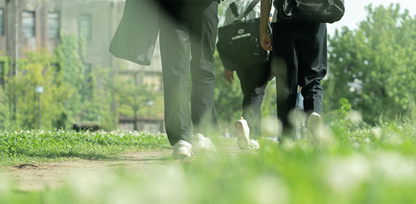 男子下校